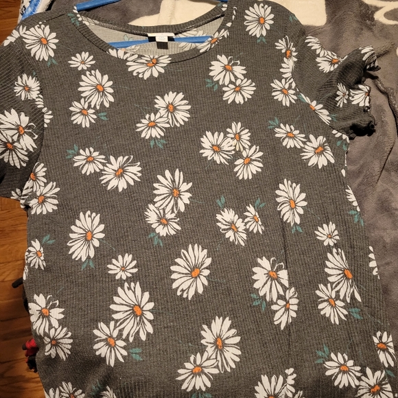 LuLaRoe Tops - Lularoe Kelly 2xl Daisy